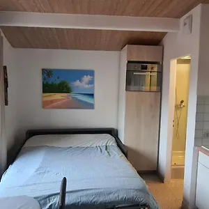 Rue Du Vieux Chateau - Beau F2 Appartement